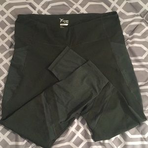 Fitted Old Navy Active leggings with sheer cutouts